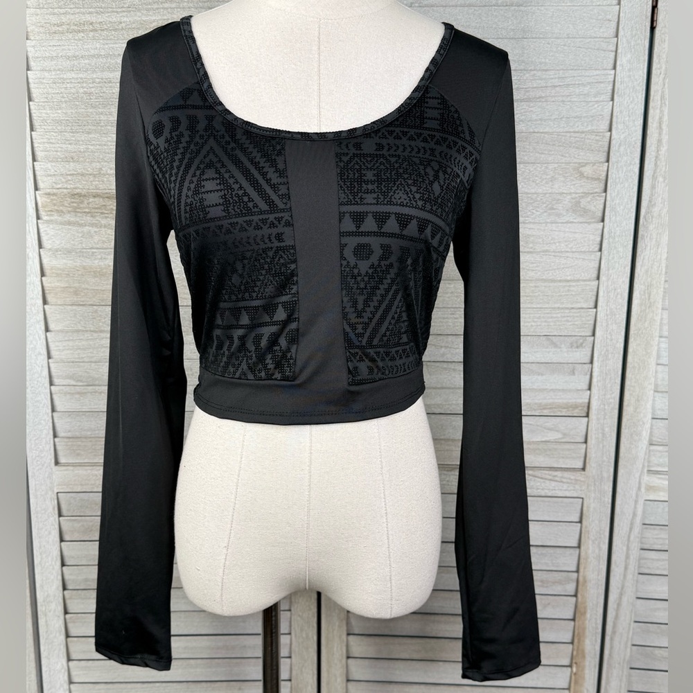 K TOO 90's/Y2K Cropped Long Sleeve Tee with Black Velvet Burnout Design-Large